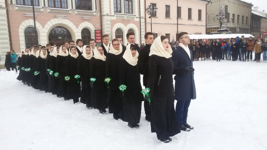 Polonez w wykonaniu maturzystów z Żywca