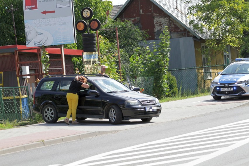 Wypadek w Tarnobrzegu. Ranna rowerzystka potrącona przez samochód (ZDJĘCIA)