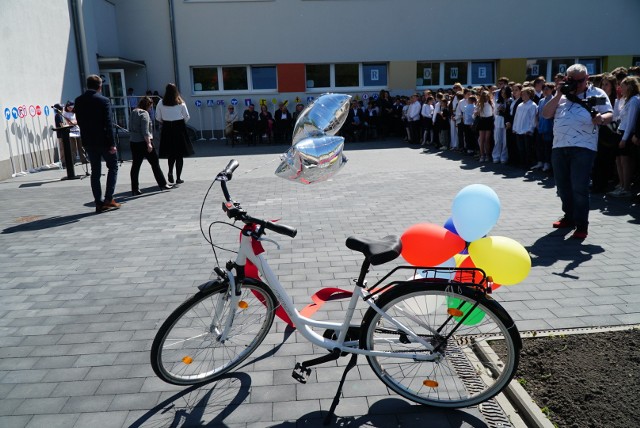 Miasteczko umożliwi rozwijanie świadomości bezpiecznego uczestnika w ruchu drogowym ale też bezpiecznego uczestnika jako pieszego. Zasadność odbywania cyklicznych zajęć poprzez zabawę to ugruntowane podstawy do zdobycia w przyszłości prawa jazdy.