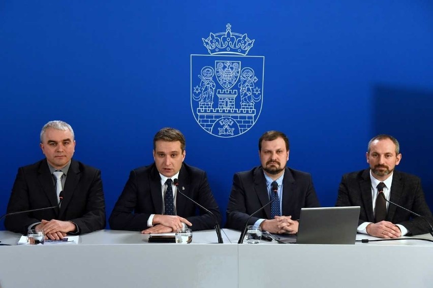 Na zdjęciu od lewej: Krzysztof Olejniczak, dyrektor ZDM,...