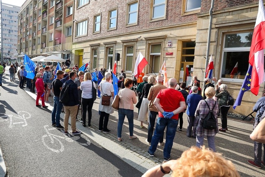 Protesty przed sądami w obronie sędziego Tuleyi 