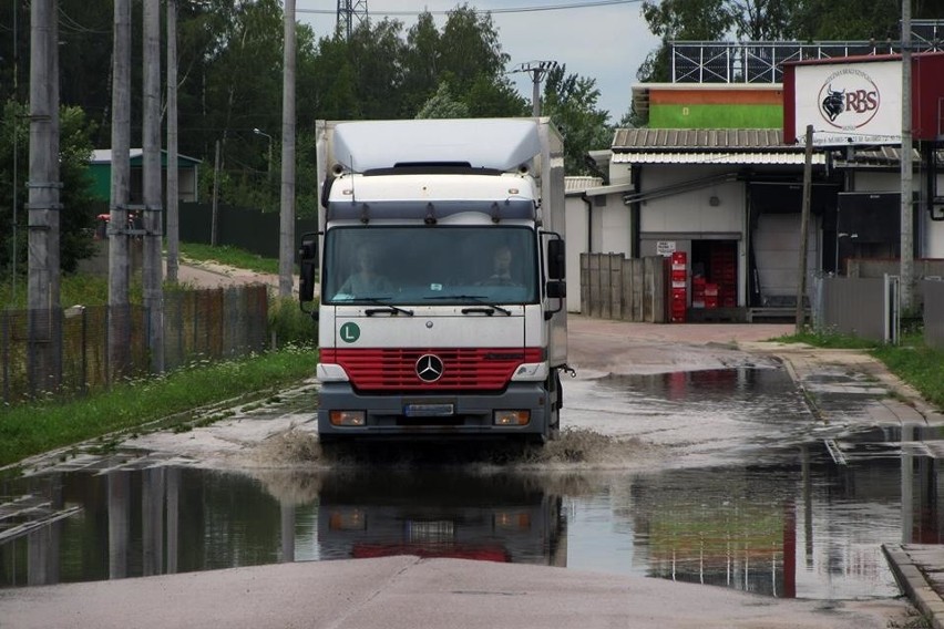 Mońki. Ulice i piwnice zalewane po intensywnych opadach deszczu (zdjęcia)