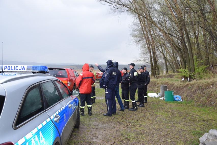  Rodzina potwierdziła tożsamość mężczyzny wyłowionego z zalewu w Strzegocicach. To ciało poszukiwanego 29-latka z Rzeszowa [ZDJĘCIA]