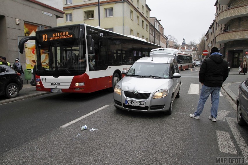 63-letni kierujący skodą potrącił 62-letnią kobietę...