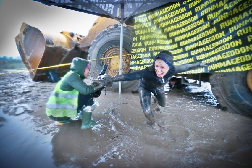 Im deszcz nie przeszkadza! Runmageddon 2020 Wrocław na zdjęciach 