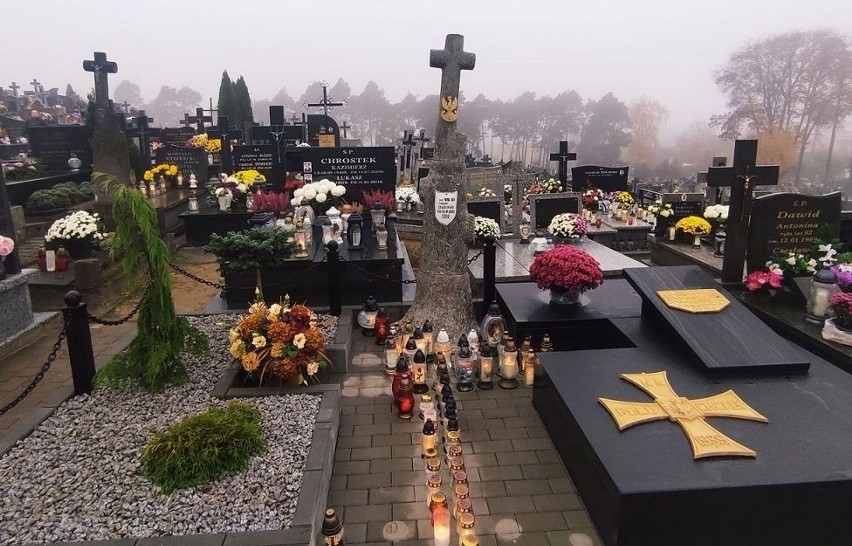 Kadzidło. Grób Nieznanego Żołnierza na kadzidlańskim cmentarzu odnowiony. Zdjęcia