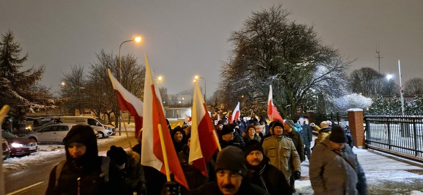 Manifestanci w Białymstoku sprzeciwiali się odwołaniu...