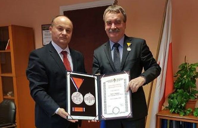 Medal dla prezydenta Kielc od Bośni i Hercegowiny