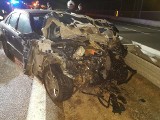 LUBUSKIE. Tragedia w środku nocy. Na autostradzie A2 zginął kierowca osobówki. W akcji brali udział strażacy z Trzeciela [ZDJĘCIA]
