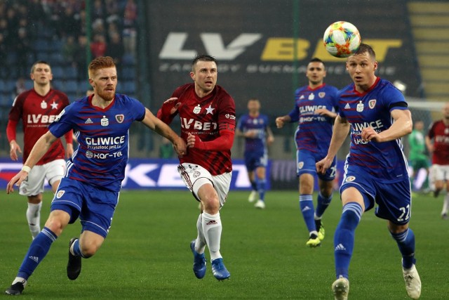 06.04.2019 krakow, mecz wisla krakow - piast gliwice, nz mikkel kirkeskov, rafal boguski, /p22/fot. andrzej banas / polska press