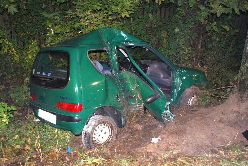 Tragiczny wypadek. Żona zginęła na miejscu, mąż trafił na oddział chirurgiczny (zdjęcia)