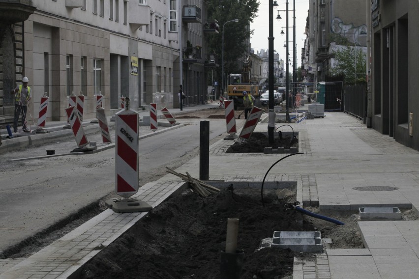 Ulica Nawrot tylko w połowie będzie wkrótce gotowa. Jeden z odcinków otworzą dopiero w październiku