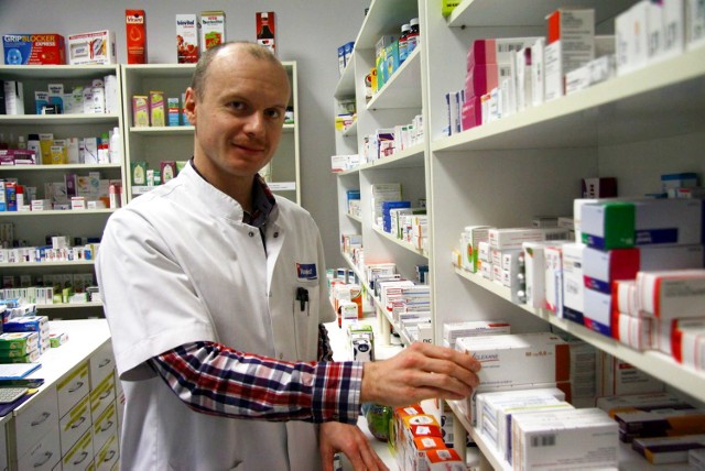Marcin Mazurek, farmaceuta z Lublina, przyznaje, że jest problem z zamówieniami niektórych leków z hurtowni.