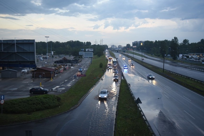 Burza na Śląsku : już grzmi i pada deszcz. 

PROGNOZA POGODY