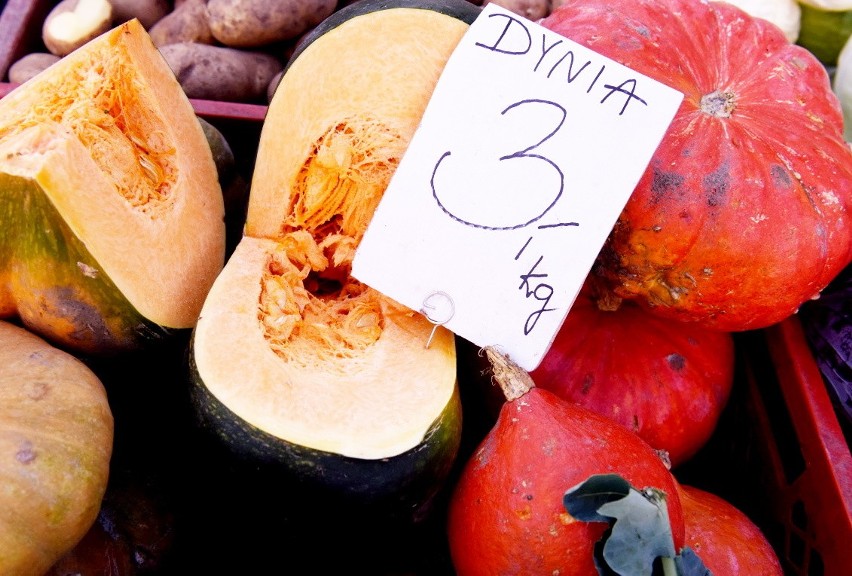 Ceny warzyw na zielonogórskim targowisku przy ulicy...