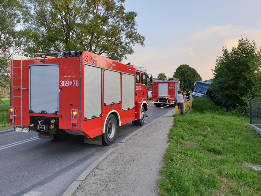 Dzieci, które ucierpiały w wypadku koło Tuchowa wypisano ze szpitali. Autokar sprawdza policja