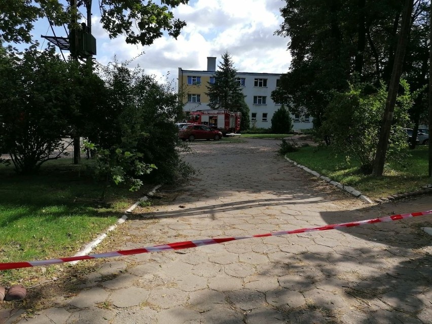 Alarm bombowy w Knyszynie. Ewakuacja Urzędu Miasta i Gminy. Alarm bombowy także w szkole w Niećkowie - ewakuowano blisko 300 osób