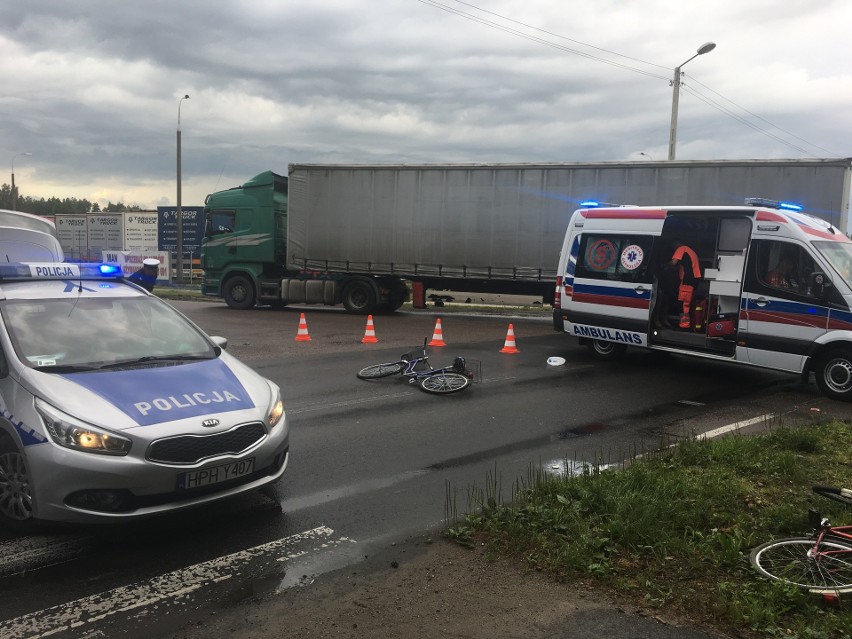 Ostrołęka. Potrącenie rowerzystki na skrzyżowaniu