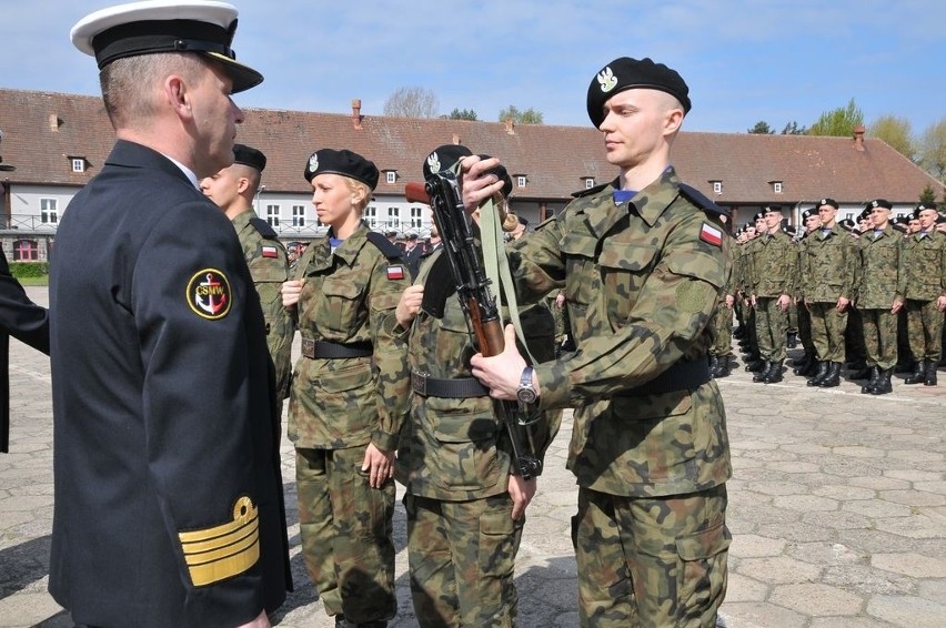 Ustka. Po raz pierwszy w mundurze uczcili zwycięstwo [ZDJĘCIA]