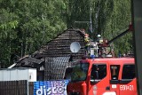 Pożar w zajeździe Szaszłyk w Żorach. Trwa akcja gaśnicza WIDEO + ZDJĘCIA