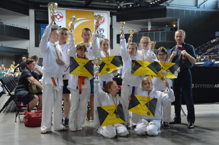 Karatecy z Morawicy i Piekoszowa na podium na Litwie. Teraz mistrzostwa Europy w Pradze [ZDJĘCIA] 