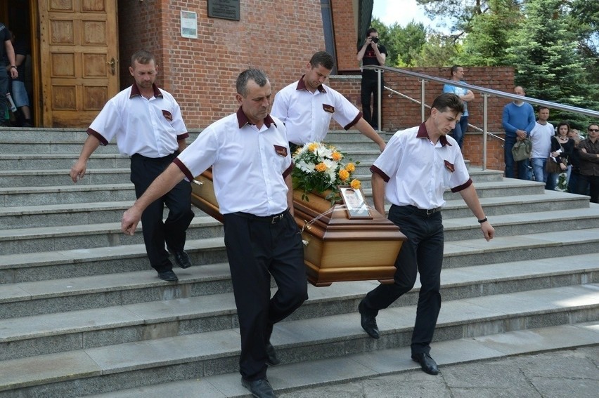 Pogrzeb śmiertelnie pobitego 33-letniego Rafała, kibica...