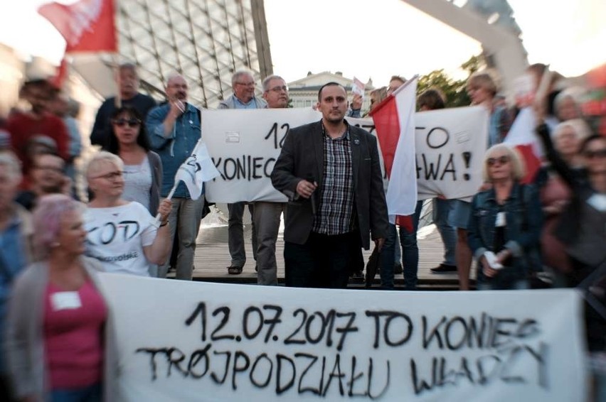 Manifestacja w Poznaniu w obronie sądów