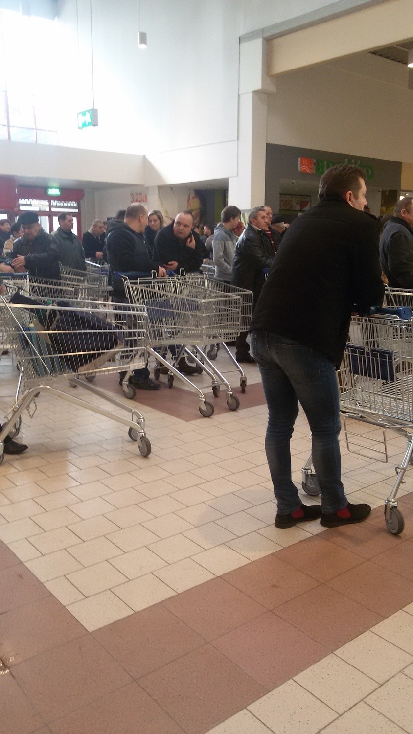 Otwarcie Auchan w Rybniku. Tłumy klientów czekały na ten...