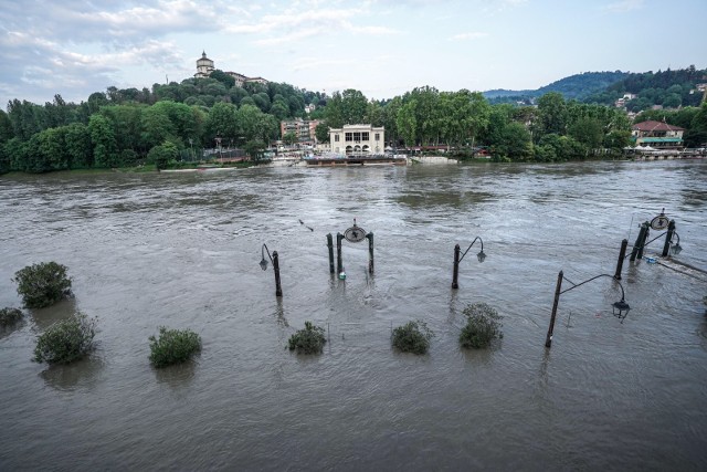Włochy mierzą się ze skutkami powodzi