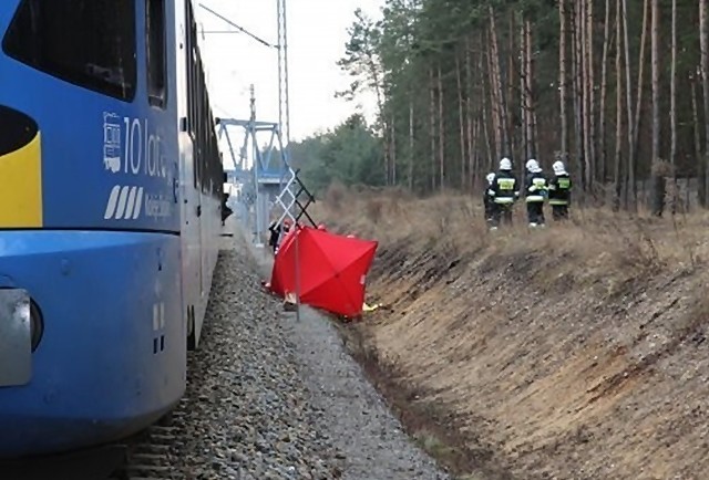 Kobieta zginęła potrącona przez pociąg.