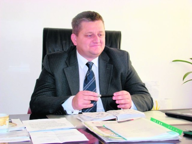 Burmistrz Poddębic Piotr Sęczkowski nie kryje zadowolenia z faktu, że w gminie powstanie duży zakład.