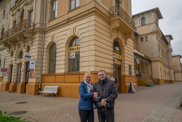 Dorota i Rafał Becelarzowie  twierdzą, że Stary Dom Zdrojowy omijają, bo nie chcą sobie psuć dobrych wrażeń z pobytu w Krynicy
