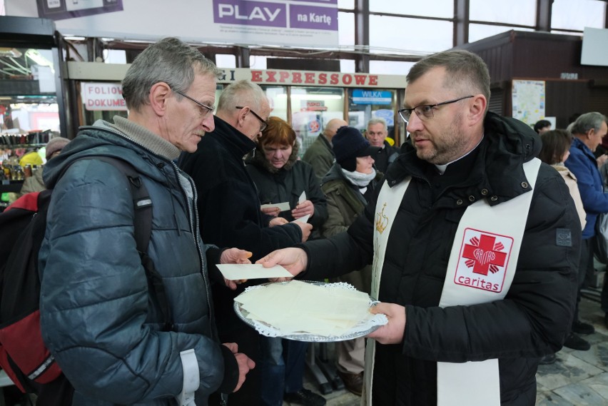 Wspólne kolędowanie na Dworcu Głównym PKS [ZDJĘCIA]