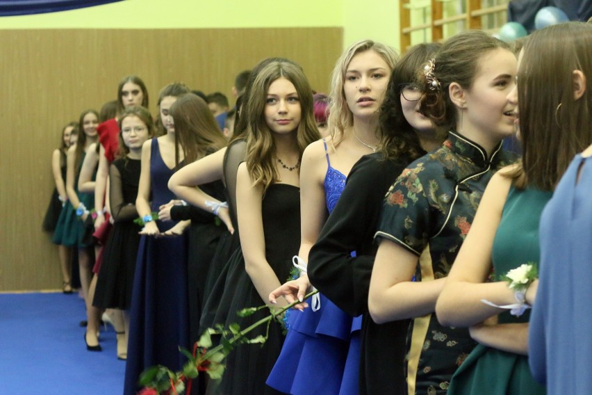 Bal ósmoklasistów: Zobacz jak się bawili uczniowie ze Szkoły Podstawowej nr 43 w Lublinie 