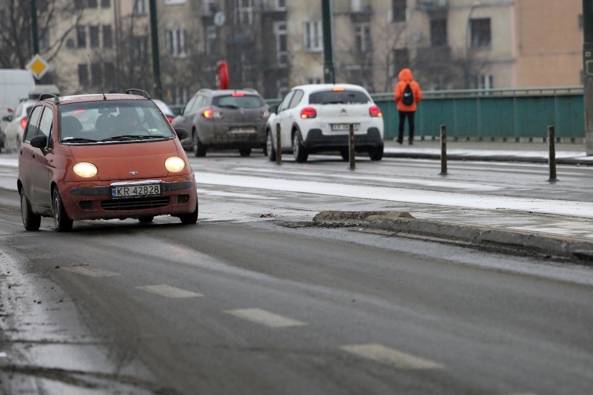 Kraków. Naprawiono separator, na który wjechała limuzyna wioząca prezydenta