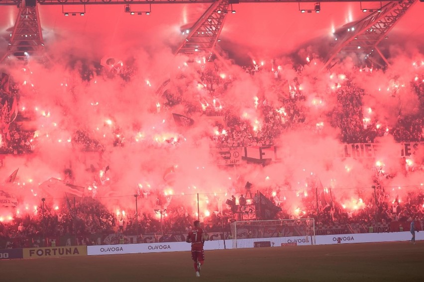 Gorąco po klasyku Legia - Widzew: 43 osoby w rękach policji. Za co je zatrzymano?