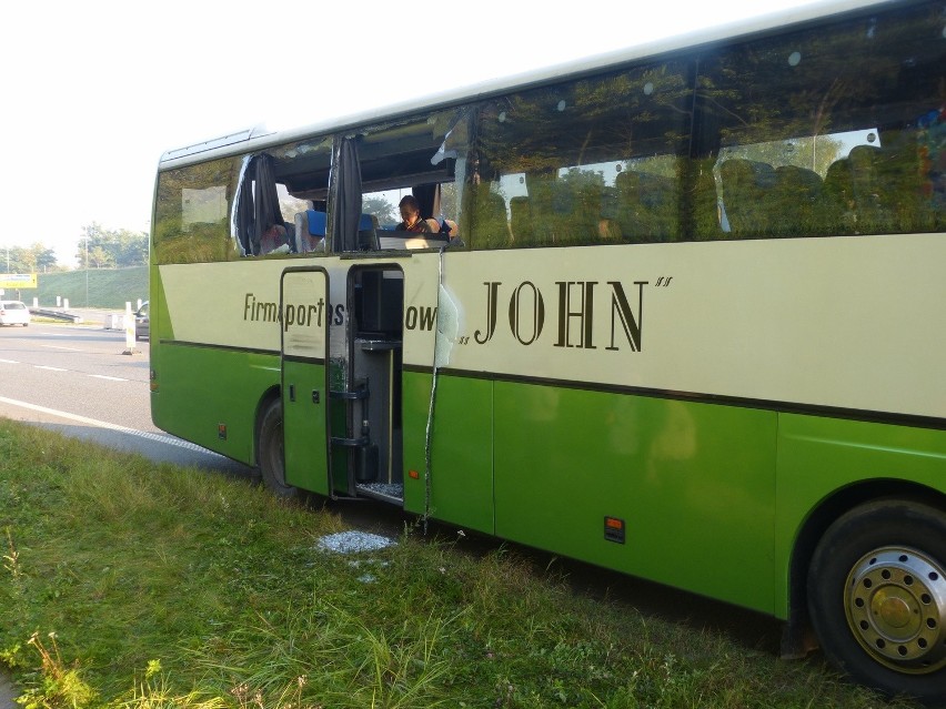 Wypadek na A4 w Rudzie Śląskiej. Zderzyły się dwa autokary [ZDJĘCIA]