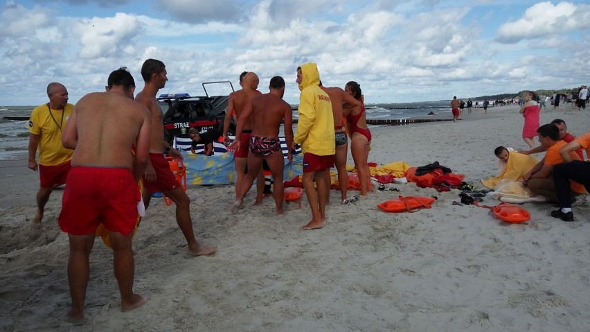 Akcja poszukiwawcza na plaży w Łebie