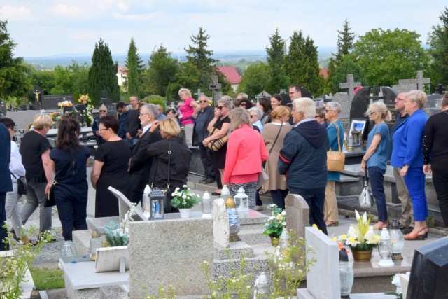 Doktora Artura Bałdygę żegnało w piątek w Busku wielu ludzi. Więcej na kolejnych zdjęciach.