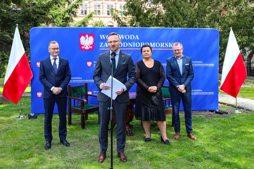 Sprzęt ze szpitala tymczasowego trafił do szpitala na Pomorzanach. Nie chcą by stał i się kurzył