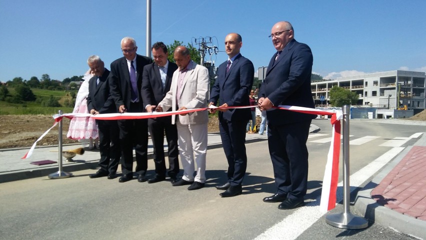Droga do nowego szpitala w Żywcu uroczyście otwarta ZDJĘCIA
