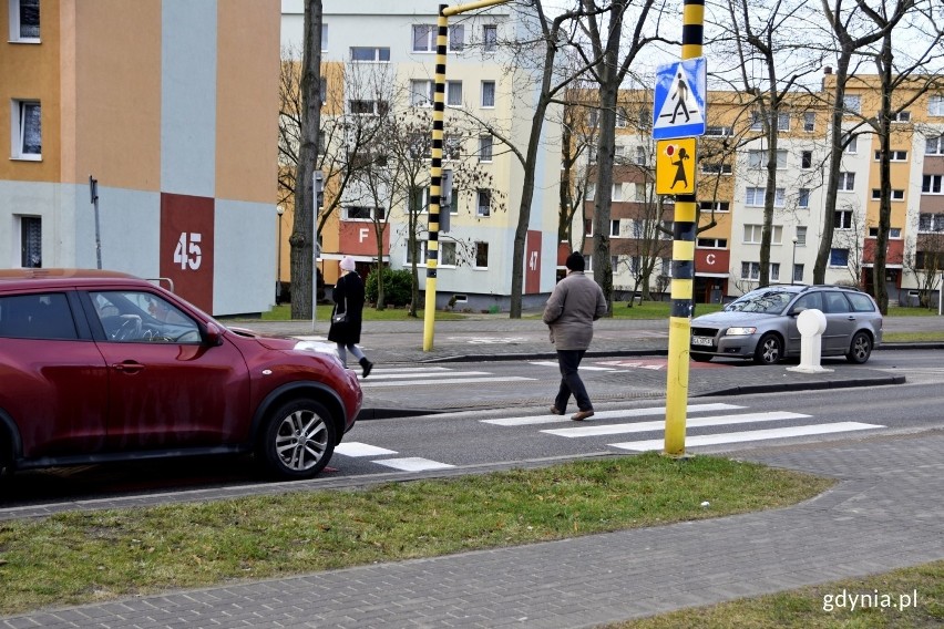 Na ul. Unruga w Gdyni zainstalowano wyświetlacze prędkości. Poprawią bezpieczeństwo?