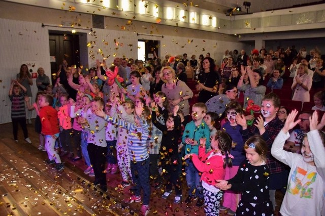 Zapraszamy do obejrzenia galerii zdjęć z koncertu charytatywnego Cyrkowe Serca Granie, który odbył się w Inowrocławiu.Pogoda na dzień (04.04.2016) | KUJAWSKO-POMORSKIEźródło: TVN Meteo Active/x-news