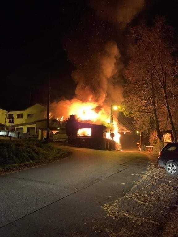 Wielki pożar w Kończycach Małych wybuchł w Domu Weselnym...