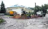 Skrzyżowanie Brzezińskiej ze Żwirki to wielki plac budowy. Mieli zdążyć,  ale nie zdążą...