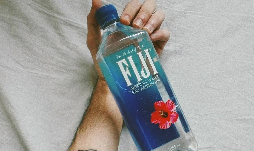 Do oferty Lidla trafiła promocja na wodę Fiji. Jest to...