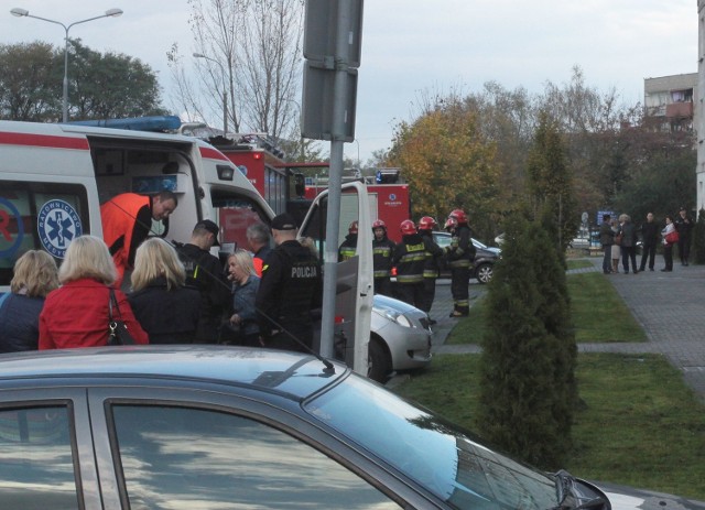 Pracownicy urzędu nie wrócili już do pracy. Po dokładnym przewietrzeniu budynku mogli tylko zabrać z niego swoje rzeczy.