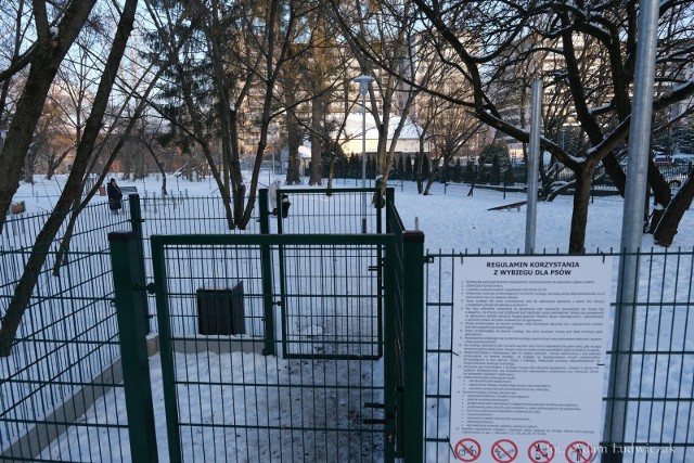 W grudniu 2022 otwarto psi wybieg przy ul. Włókienniczej w Białymstoku