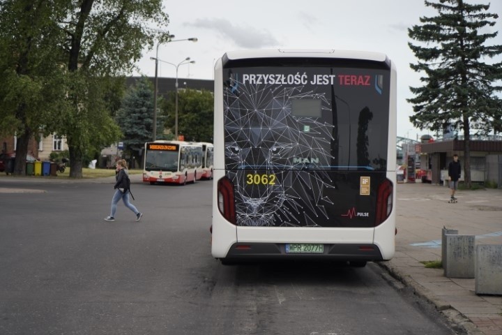 Gdańsk testuje elektryczny autobus, który do połowy sierpnia będzie obsługiwał gdańskiew linie