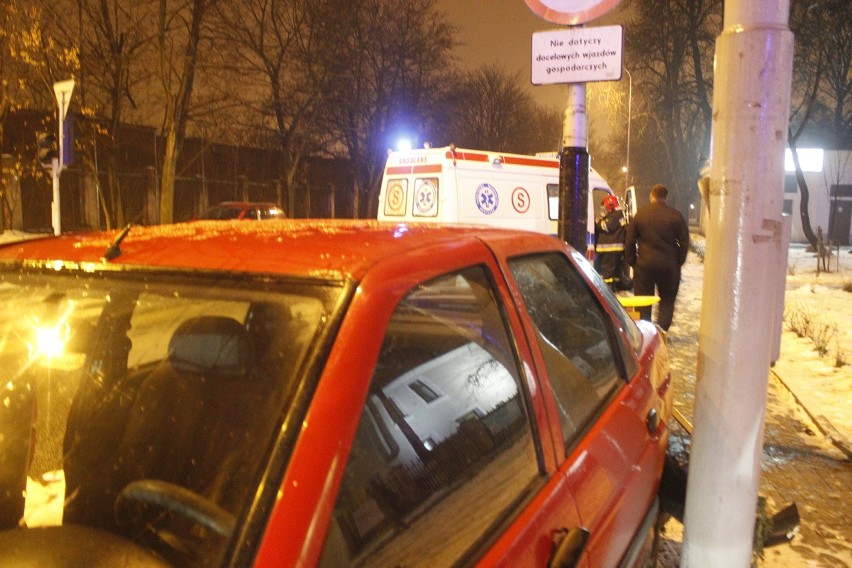 Wypadek na Tymienieckiego. Pijany kierowca forda zderzył się z seicento [ZDJĘCIA+FILM]